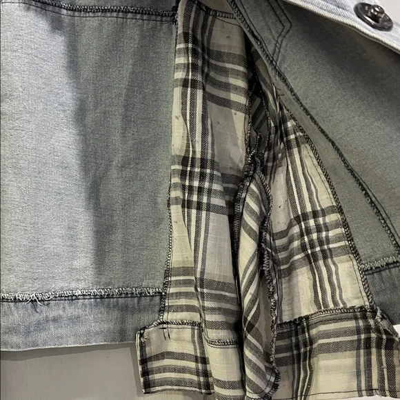 Oli & Hali NWT Blue/White Jean Jacket w oversized snap buttons and plaid sleeves - Picture 6 of 16